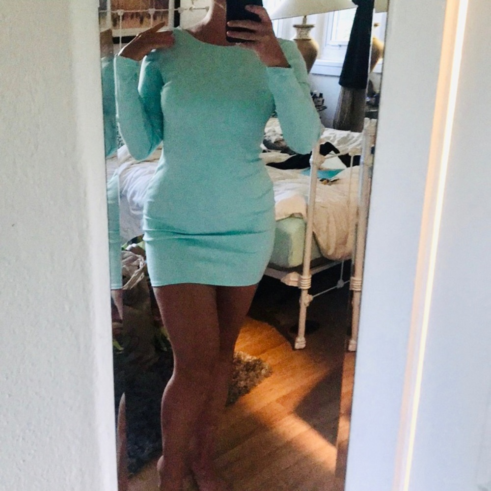🤍 Fashion Nova Turquoise Bodycon Open Back Dress